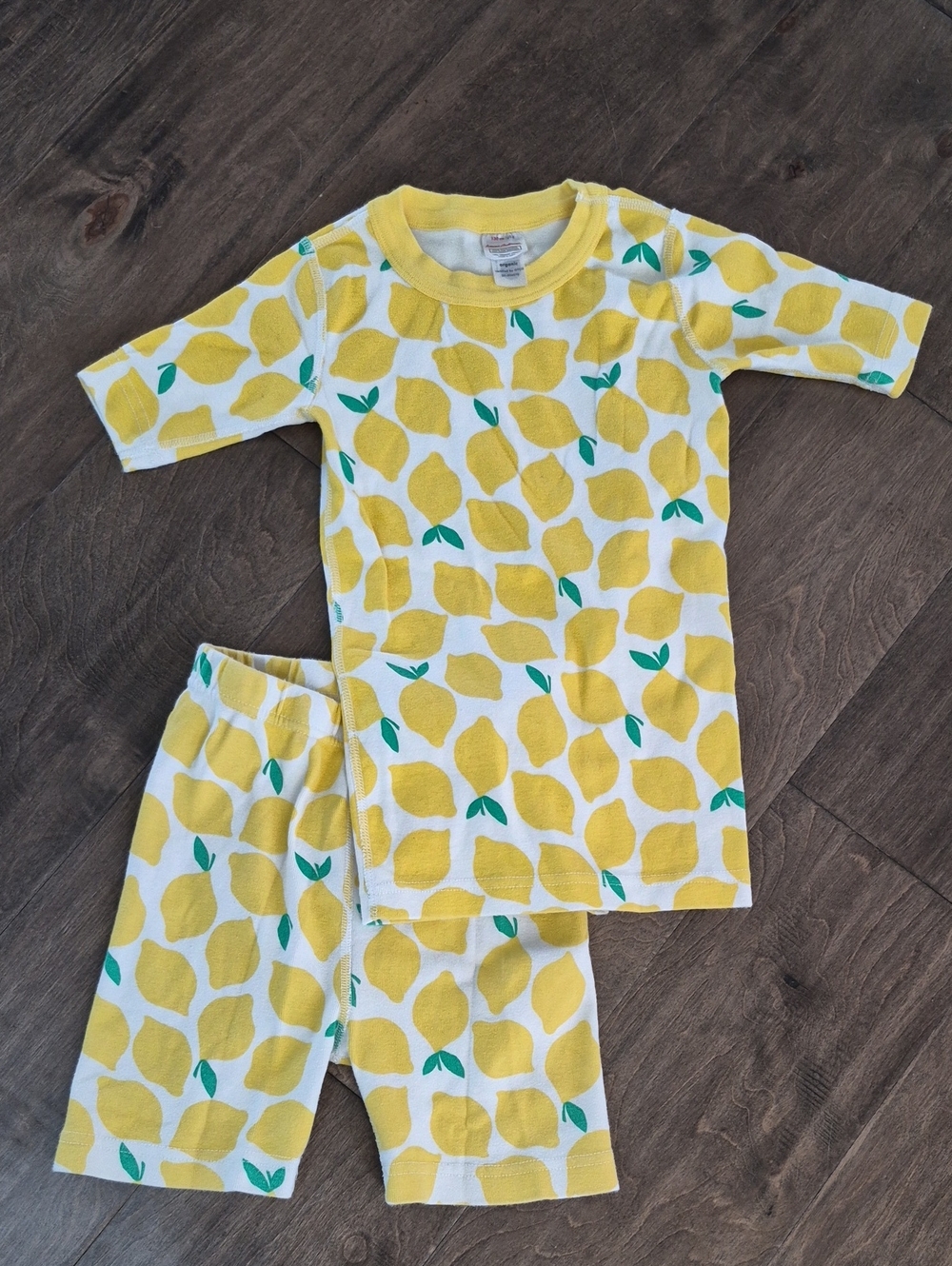 Hanna Andersson Yellow Lemon Print Pajama Set- size 8